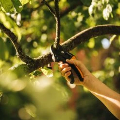 Fiskars Gartenschere 'Amboss' -Gartenbedarf Verkäufe 2024 0920300457 FISKARS Gartenschere Amboss PowerStep 2 106737