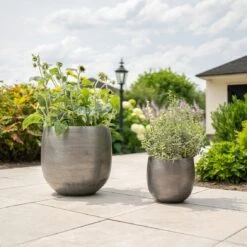 Pflanzgefäß 'Rowen', Silber, Ø 50 X H 47 Cm -Gartenbedarf Verkäufe 2024 3210801625 3210801626 3210801627 3210801628 Pflanzgefaess Rowen silber 5 115001 1
