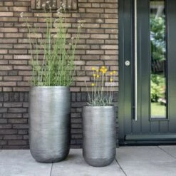 Pflanzgefäß 'Rowen', Silber, Ø 38 X H 62 Cm -Gartenbedarf Verkäufe 2024 3210801635 3210801636 3210801637 3210801638 Pflanzgefaess Rowen silber 14 115031 1